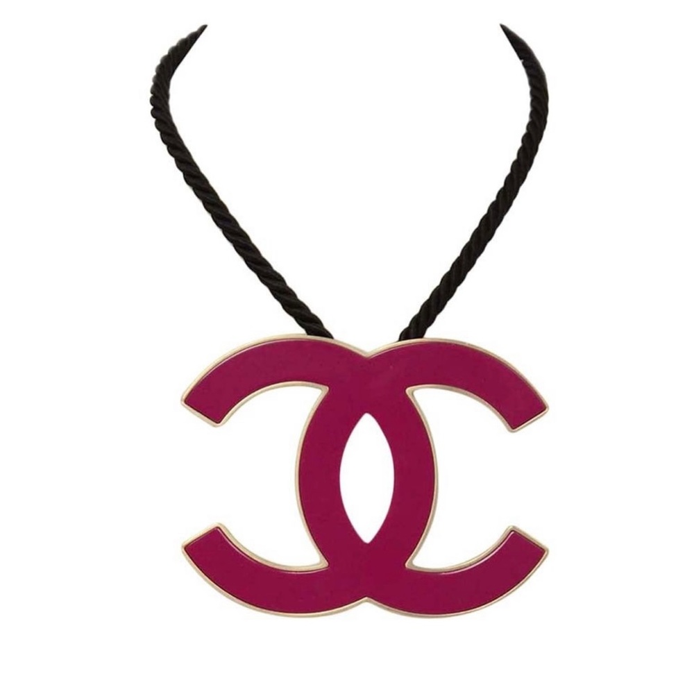 Not for sale Chanel necklace in search of don’t buy
